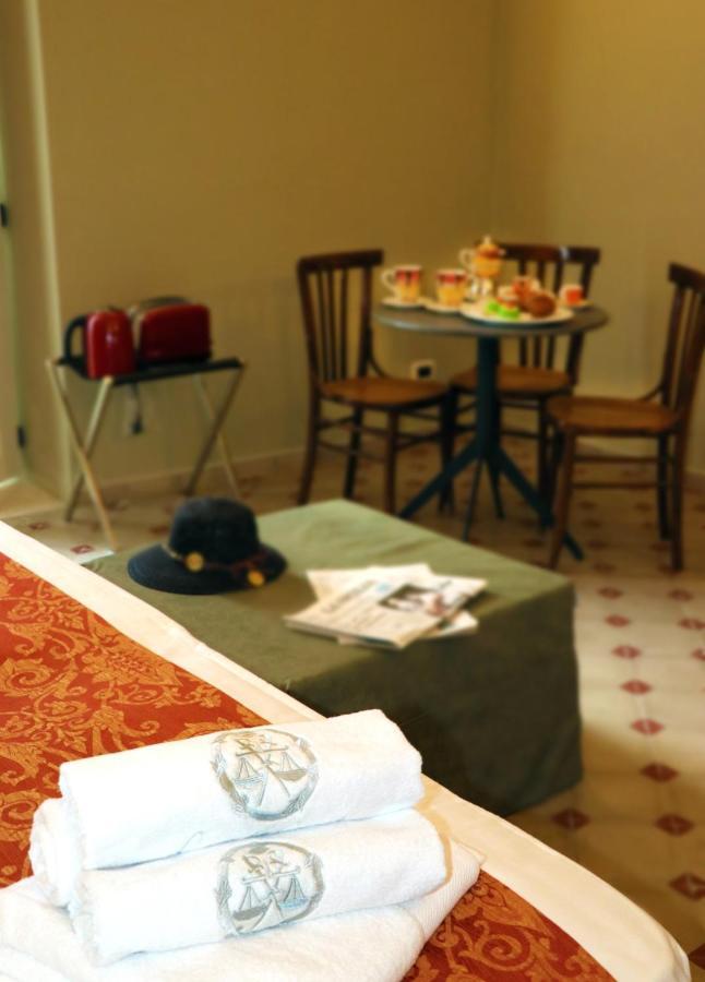Casa Dei Giurati Bed & Breakfast Палацоло Акрейде Екстериор снимка