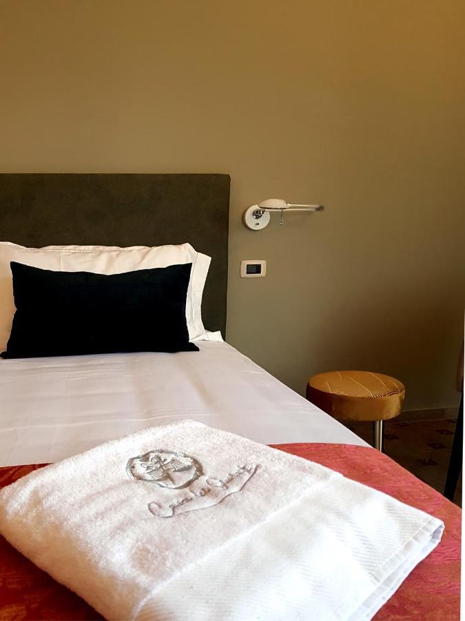 Casa Dei Giurati Bed & Breakfast Палацоло Акрейде Екстериор снимка